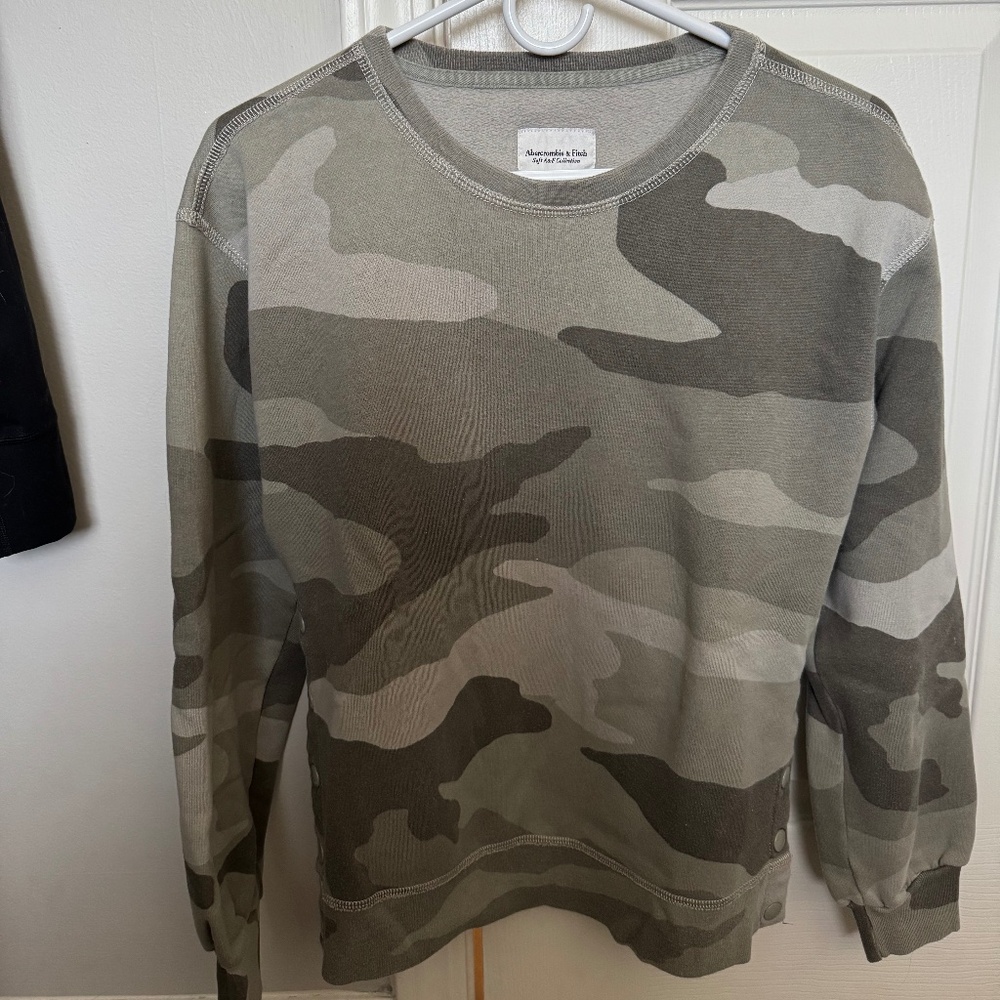 Abercrombie sweatshirt